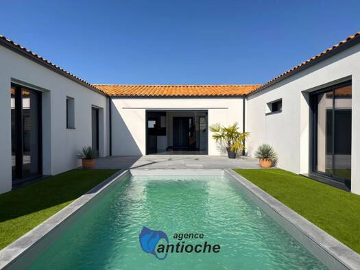 Maison de plain-pied à vendre 465 000 € 5 pièces 4 chambres 150 m² 414 m² de terrain Saint-Sauveur-d'Aunis 17540