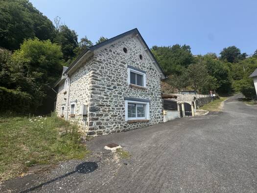 Maison à vendre 133 750 € 4 pièces 2 chambres 92,9 m² 2 062 m² de terrain Bort-les-Orgues 19110