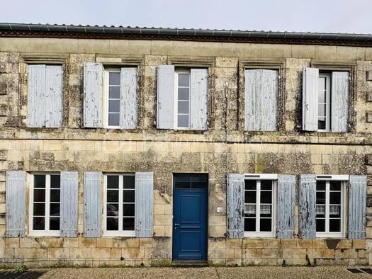 Maison à vendre 189 500 € 6 pièces 4 chambres 194 m² Meursac 17120