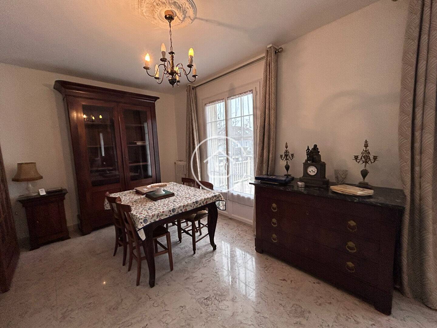 Maison à vendre, 161m², LA CHAUSSEE SAINT VICTOR