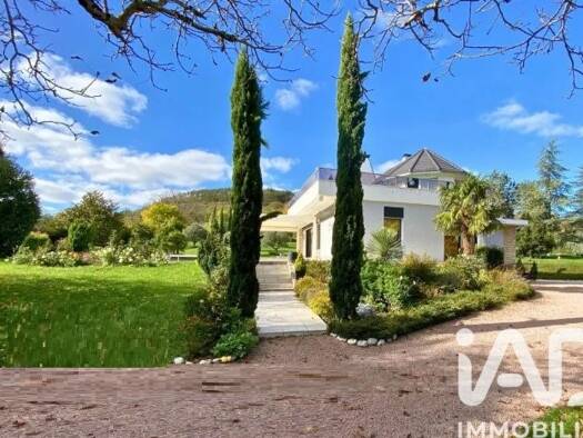 Maison à vendre 734 000 € 6 pièces 4 chambres 300 m² Centre Ouest et Exterieurs Gannat 03800