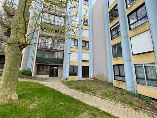Appartement à louer 350 € 2 pièces 1 chambre 1er étage Bellevue Brest 29200