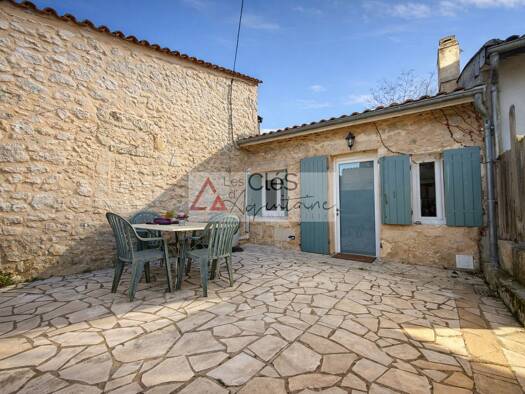 Maison à vendre 206 000 € 3 pièces 2 chambres 61,4 m² 563 m² de terrain Portets 33640