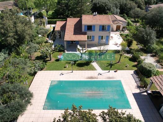 Maison à vendre 580 000 € 6 pièces 4 chambres 138 m² 1 506 m² de terrain Nord Ouest Saint-Maximin-la-Sainte-Baume 83470