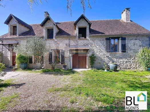 Maison à vendre 268 000 € 7 pièces 3 chambres 129 m² Champcueil 91750