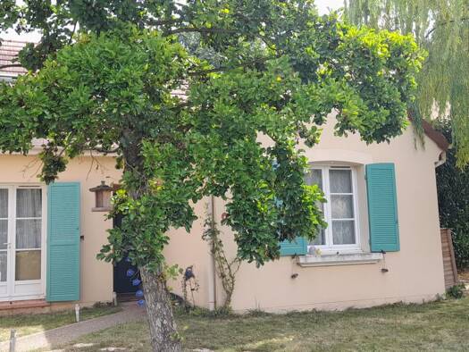 Maison à louer 2 200 € 7 pièces 4 chambres 140 m² 416 m² de terrain Orgeval 78630