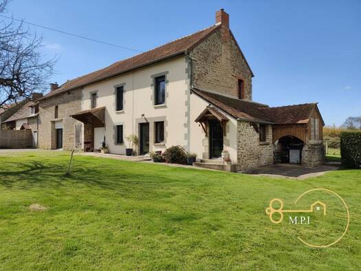 Maison à vendre 236 250 € 6 pièces 3 chambres 96,77 m² 33 450 m² de terrain Saint-Pierre-des-Nids 53370