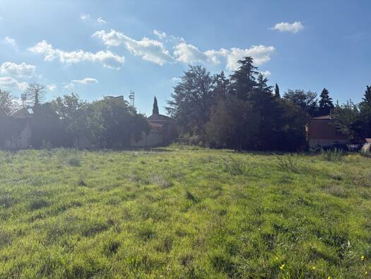 Terrain constructible viabilisé à vendre 132 500 € 530 m² de terrain Les Blaches-Les Champs Montélimar 26200