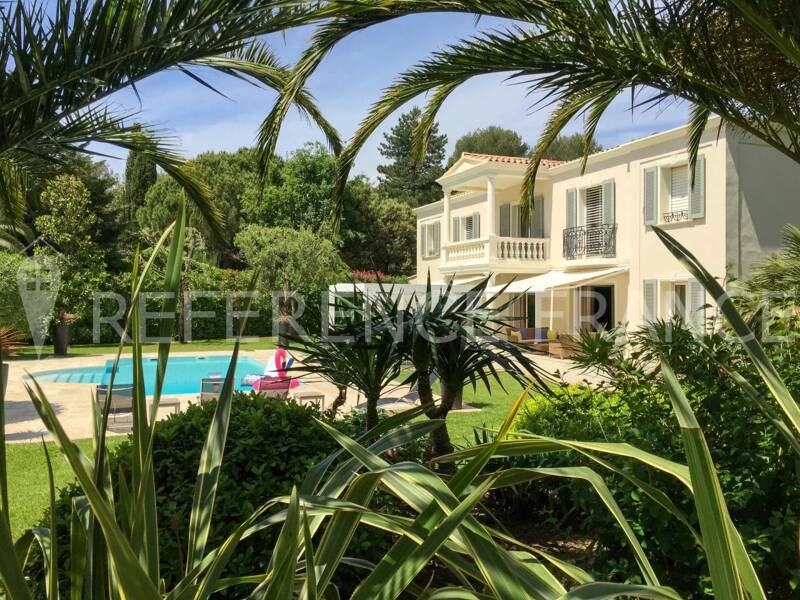 Maison à louer, 250m², VALBONNE