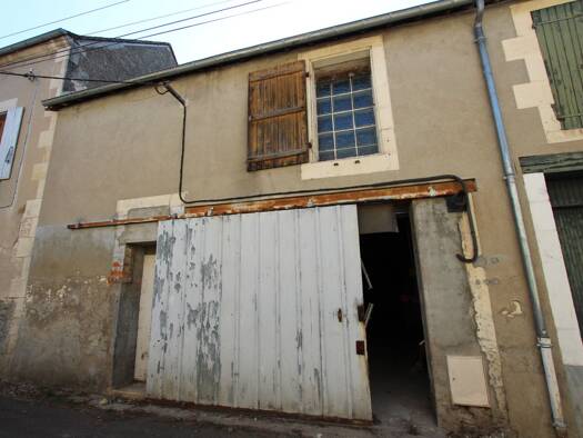 Parking à vendre 44 000 € 162 m² La Charité-sur-Loire 58400