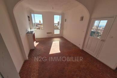 Appartement à louer 970 € 4 pièces 3 chambres 103 m² Étage 3/4 Secteur Sauvegarde Grasse 06130