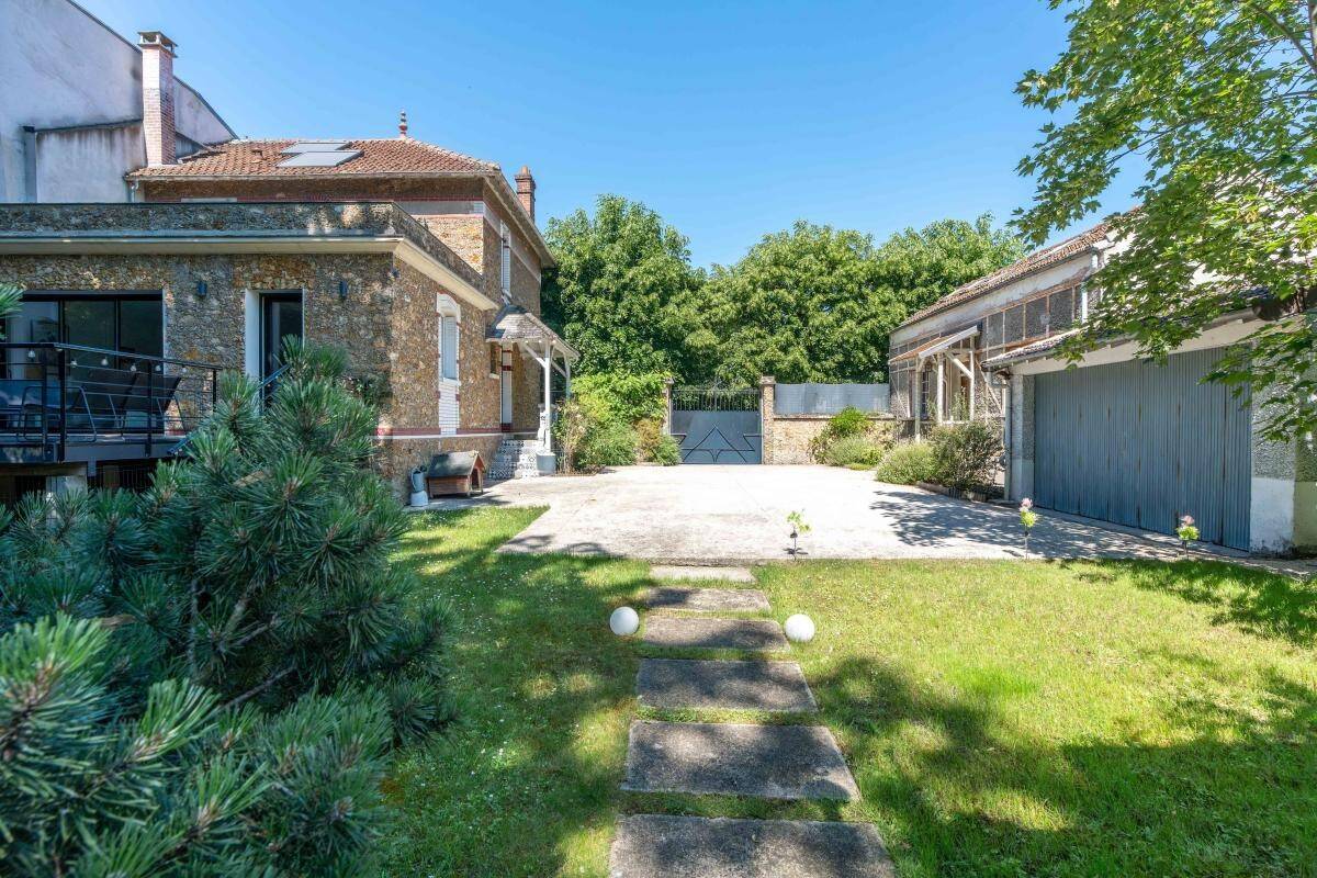 Maison à vendre, 200m², SAINT MAUR DES FOSSES
