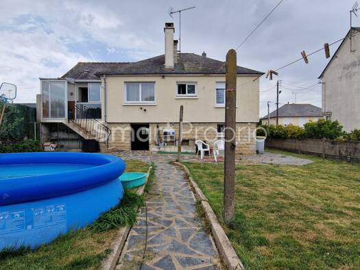 Maison à vendre 141 750 € 2 pièces 1 chambre 68 m² 584 m² de terrain Renazé 53800