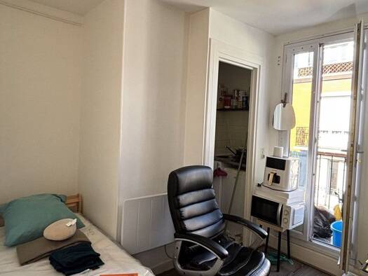 Studio à vendre 49 000 € 1 pièce 10,5 m² Étage 3/3 Centre Ville-Commerce Enghien-les-Bains 95880