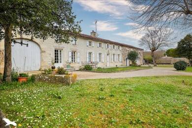 Maison à vendre 359 000 € 5 pièces 4 chambres 212 m² 1 652 m² de terrain Ars 16130