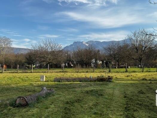 Terrain constructible viabilisé à vendre 220 000 € 1 174 m² de terrain Fures Tullins 38210