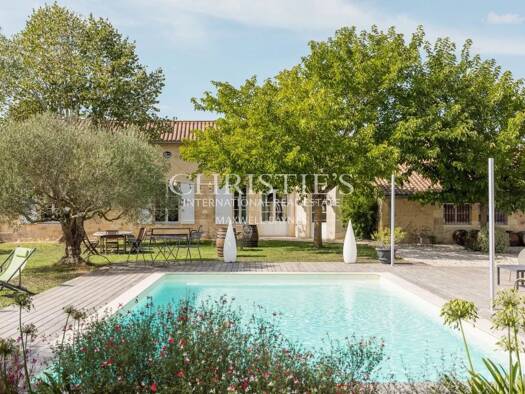 Vignoble à vendre 1 500 000 € 270 m² 37 184 m² de terrain Cambes 33880