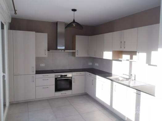 Appartement à louer - Première occupation 2 000 € 3 pièces 2 chambres 68,6 m² 3ème étage Veigy-Foncenex 74140