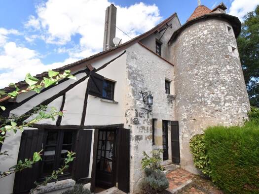 Maison à vendre 95 000 € 5 pièces 4 chambres 132 m² 198 m² de terrain Léré 18240