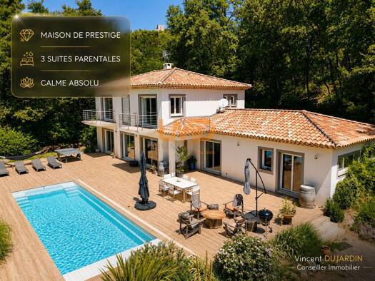 Maison à vendre 930 000 € 5 pièces 4 chambres 231 m² 4 800 m² de terrain Nans-les-Pins 83860