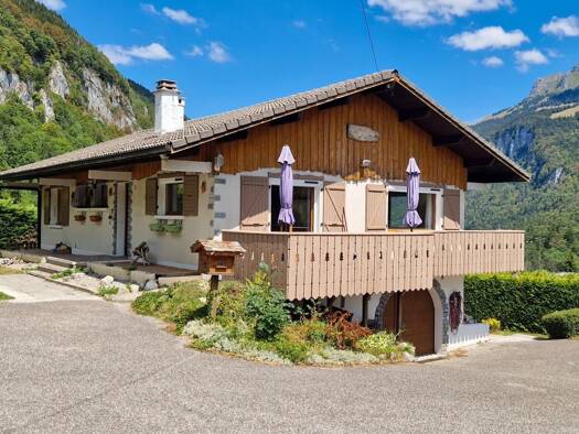 Chalet à vendre 563 000 € 7 pièces 5 chambres 134 m² 2 232 m² de terrain Bellevaux 74470