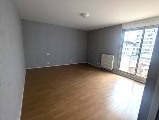 Appartement à louer 358 € 1 pièce 32,1 m² 2ème étage dès le 20/04/2026 Vichy 03200