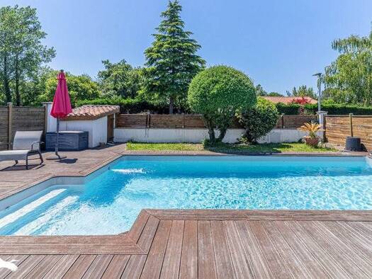 Maison de plain-pied à vendre 448 232 € 5 pièces 4 chambres 153 m² 663 m² de terrain Le Bourg Canéjan 33610