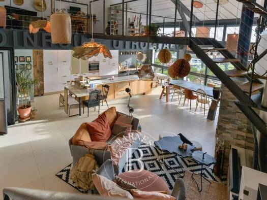 Appartement à vendre 540 000 € 5 pièces 4 chambres 258 m² RDC Beauvallon 69700