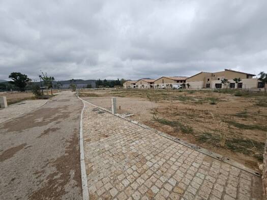 Terrain constructible viabilisé à vendre 152 000 € 282 m² de terrain Peyrolles-en-Provence 13860