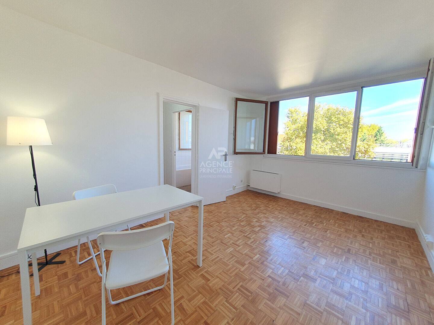 Maison à louer, 45m², NANTERRE