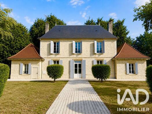 Maison à vendre 630 000 € 8 pièces 3 chambres 220 m² 25 000 m² de terrain Pineuilh 33220