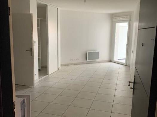 Studio à louer 465 € 1 pièce 30 m² 1er étage Billette-La Foux Teissonniere Draguignan 83300