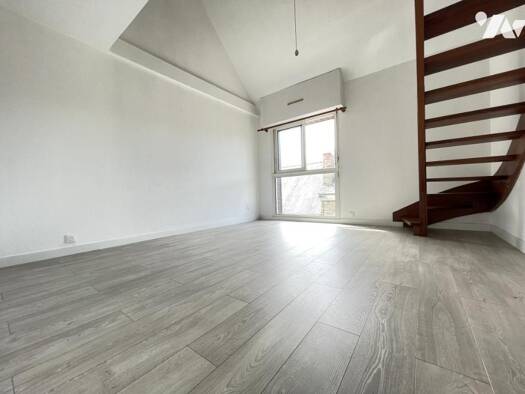 Duplex à vendre 95 400 € 2 pièces 1 chambre 42,2 m² Étage 8/2 Locmine 56500