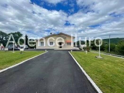 Maison de plain-pied à vendre 259 000 € 5 pièces 3 chambres 119 m² 1 800 m² de terrain Oloron-Sainte-Marie 64400