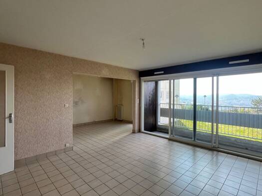 Appartement à vendre 50 000 € 4 pièces 2 chambres 83 m² 7 étages Montreynaud Saint Etienne 42000