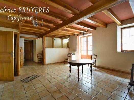 Maison en viager libre Bouquet 109 000 € 7 pièces 4 chambres 184 m² 266 m² de terrain Couzergues Ussel 19200