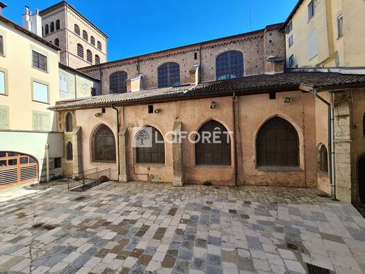 Appartement à louer 300 € 1 pièce 23 m² RDC/5 Antiquaire - Notre Dame  Grenoble 38000