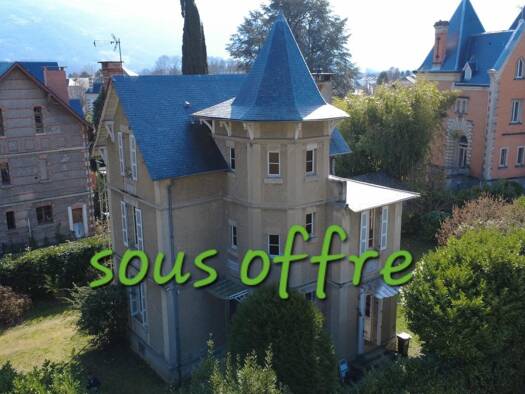 Demeure à vendre 390 000 € 6 pièces 5 chambres 139 m² 990 m² de terrain Argelès-Gazost 65400