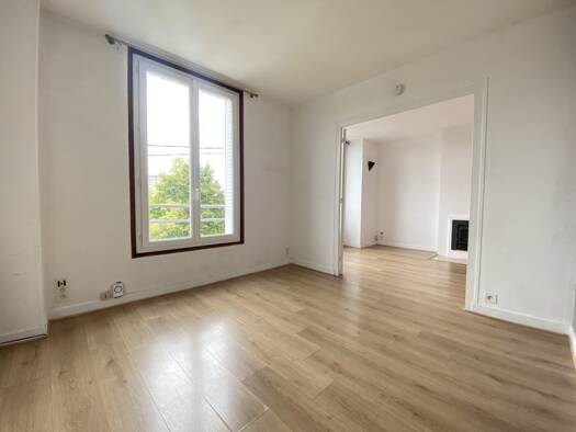 Appartement à vendre 97 000 € 2 pièces 1 chambre 31,8 m² Étage 2/2 Tilleuls-Champagne Savigny-sur-Orge 91600