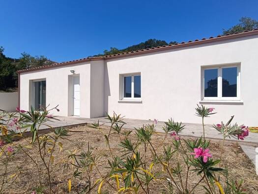 Maison de plain-pied à vendre 309 000 € 4 pièces 3 chambres 100 m² 780 m² de terrain Est Lodève 34700