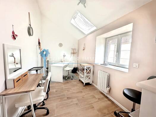 Local d'activités à louer 168 € 9,5 m² d'espace de stockage Aunay-sous-Auneau 28700