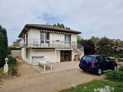 Villa à vendre 199 000 € 5 pièces 4 chambres 82,1 m² 942 m² de terrain La Chapelle-de-Guinchay 71570