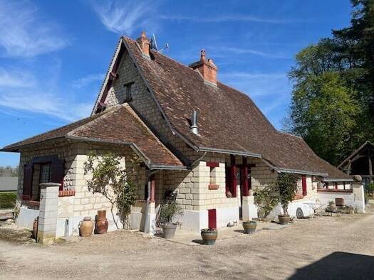 Maison à vendre 341 250 € 4 pièces 3 chambres 140 m² 18 129 m² de terrain Saint-Aignan 41110