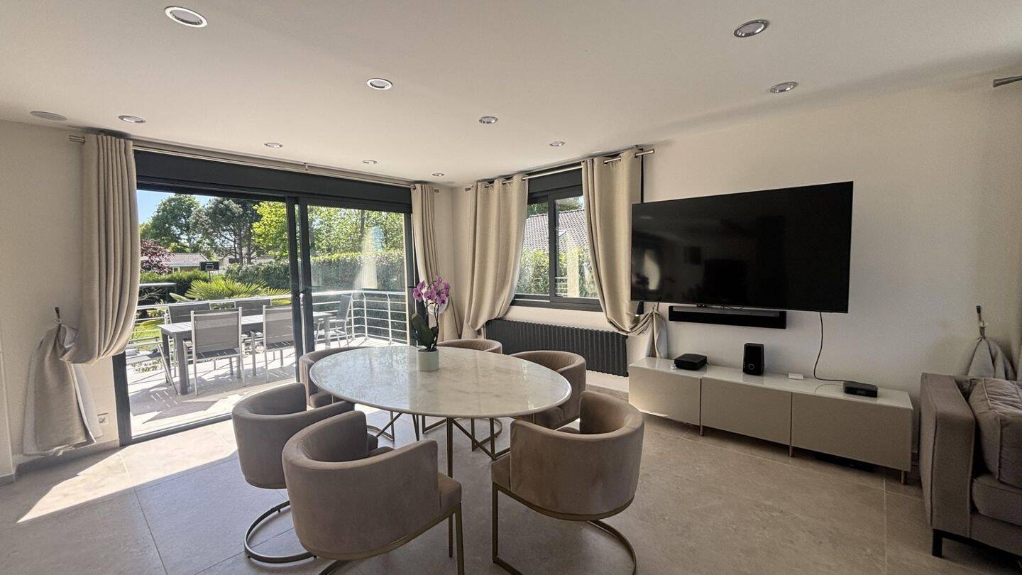 Maison à vendre, 231m², NEAUPHLE LE CHATEAU