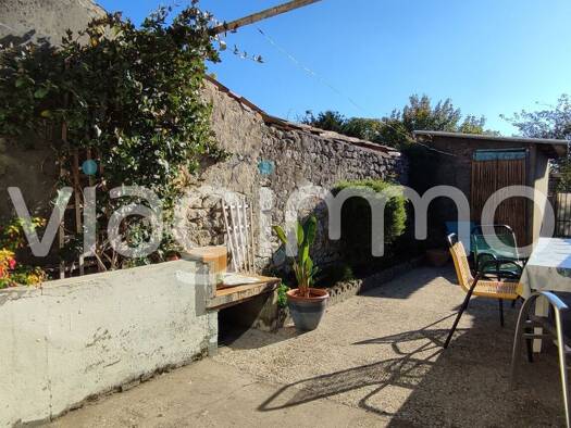 Maison en viager Bouquet 39 600 € 4 pièces 2 chambres 78 m² 98 m² de terrain Pons 17800