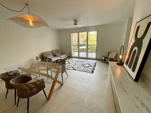 Appartement à vendre - Première occupation 450 000 € 3 pièces 2 chambres 70,19 m² Étage 1/2 Roquefort-les-Pins 06330