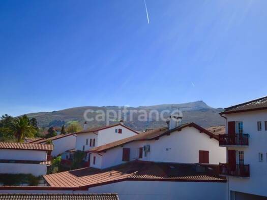 Appartement à vendre 217 300 € 2 pièces 1 chambre 41 m² Dernier étage, Étage 2/2 Ascain 64310