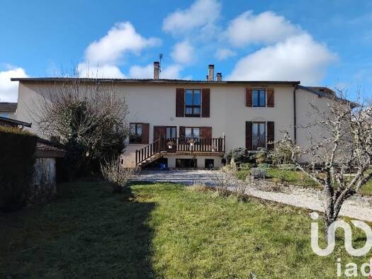 Maison à vendre 280 000 € 10 pièces 8 chambres 234 m² 1 200 m² de terrain Arinthod 39240
