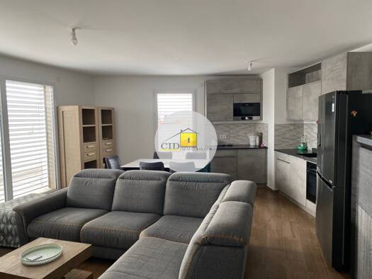 Appartement à louer 1 295 € 4 pièces 3 chambres 77,5 m² Étage 4/4 Saint-Priest 69800