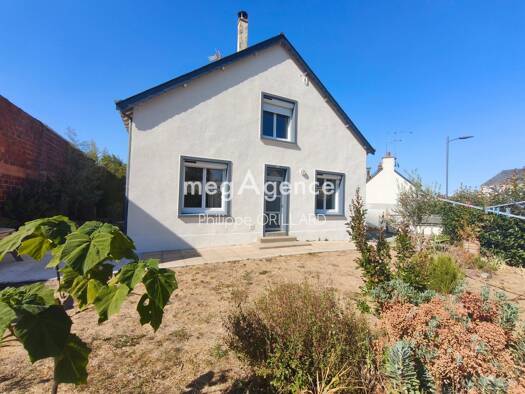 Maison à vendre 164 000 € 6 pièces 3 chambres 127 m² 639 m² de terrain Ombrée d'Anjou 49420